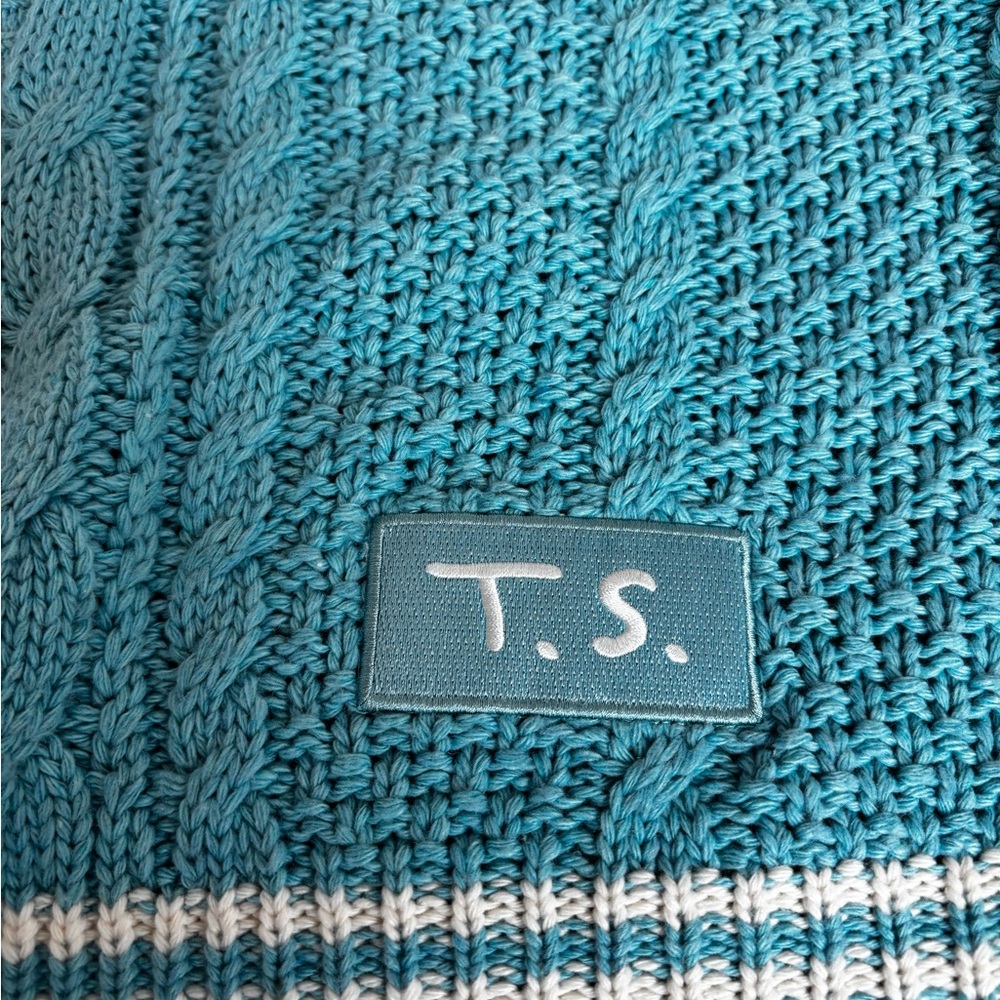 Limited Edition Taylor Swift 1989 Blue Cable Knit Cardigan with White Accents - Picture 4 of 6